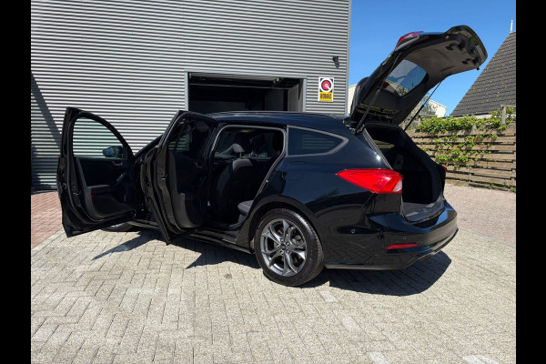 Ford FOCUS Wagon 1.0 EcoBoost ST Line Automaat Weinig KM
