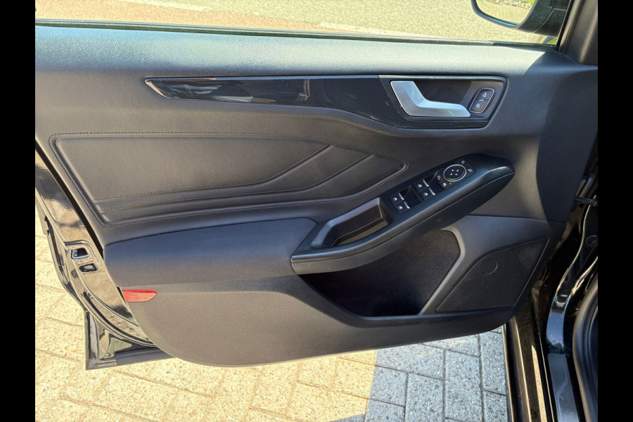 Ford FOCUS Wagon 1.0 EcoBoost ST Line Automaat Weinig KM
