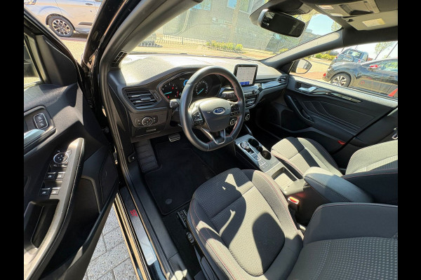 Ford FOCUS Wagon 1.0 EcoBoost ST Line Automaat Weinig KM