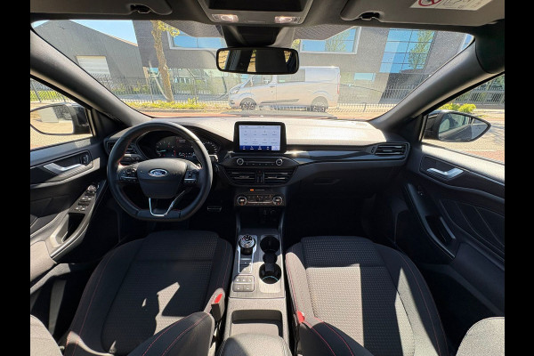 Ford FOCUS Wagon 1.0 EcoBoost ST Line Automaat Weinig KM