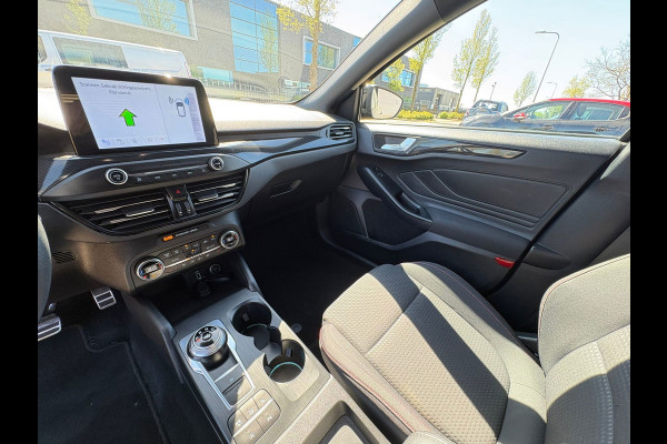 Ford FOCUS Wagon 1.0 EcoBoost ST Line Automaat Weinig KM