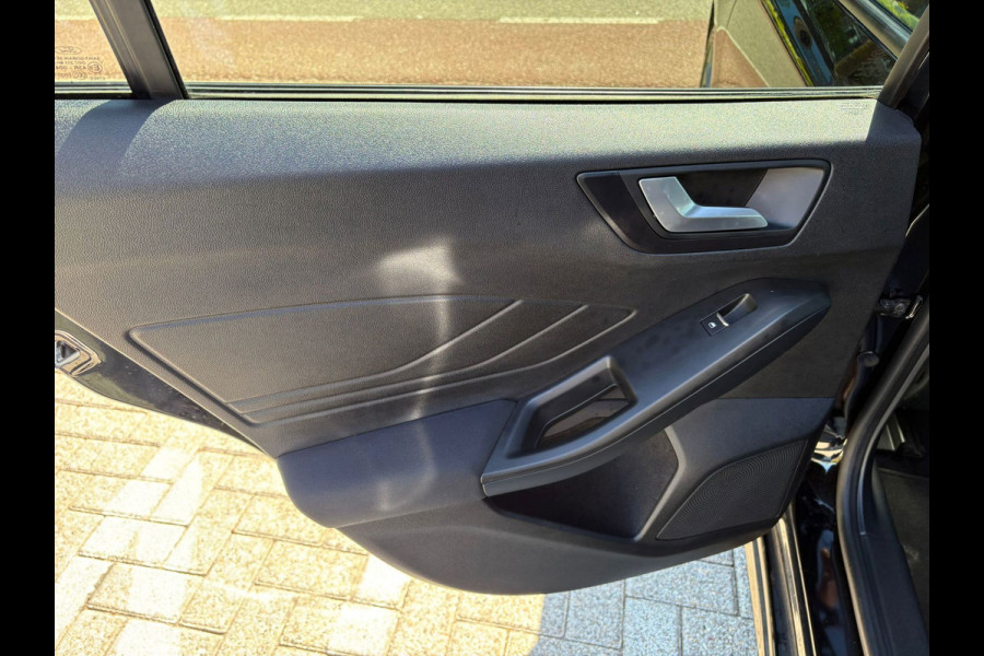 Ford FOCUS Wagon 1.0 EcoBoost ST Line Automaat Weinig KM