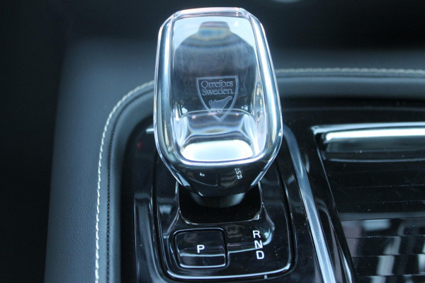 Volvo V60 T6 350PK Automaat Plug-in hybrid AWD Ultra Dark Adaptieve Cruise Control / Head-up display / Panoramisch schuif-kanteldak / Harman Kardon Audio / Blis / Google infotainment