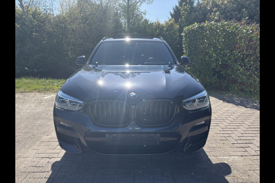 BMW X3 xDrive30e M Sport Plug-in Hybrid 292pk | VOL! | Panormamadak | Adaptive cruise | Trekhaak | M-pakket | Sportstoelen | 21 inch | Head-up Display | Memory seats | Harman Kardon | 360 graden camera | Keyless | Stoelverwarming | Adaptief deming systeem | Draadloos opladen