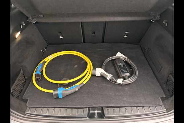 Mercedes-Benz EQA 250 Business Solution AMG 67 kWh | Origineel Nederlands | 1e Eigenaar | Navigatie | Leder/Alcantara | Camera |