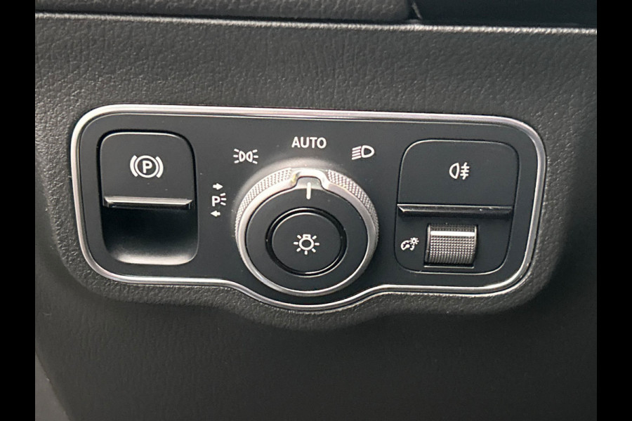 Mercedes-Benz EQA 250 Business Solution AMG 67 kWh | Origineel Nederlands | 1e Eigenaar | Navigatie | Leder/Alcantara | Camera |