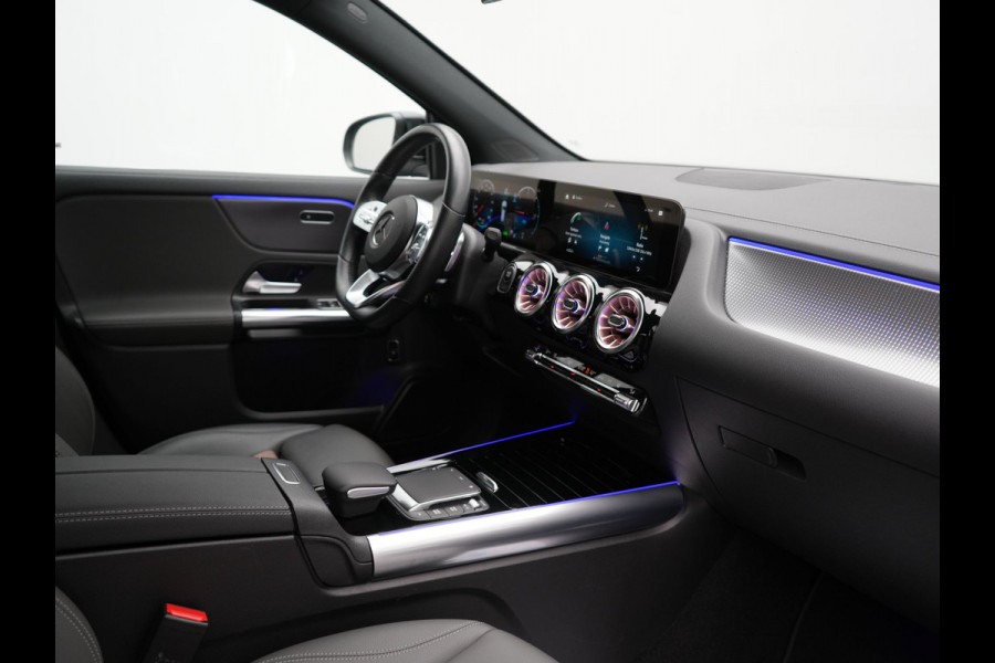 Mercedes-Benz EQA 250+ Business Line 71 kWh LONG RANGE 191pk Dealer O.H. | MBUX Widescreen Navi | Camera | Sfeerverlichting | 18"L.M | Sportstoelen Verwarmd | Apple Carplay | Cruise Control | Navigatie | DAB |