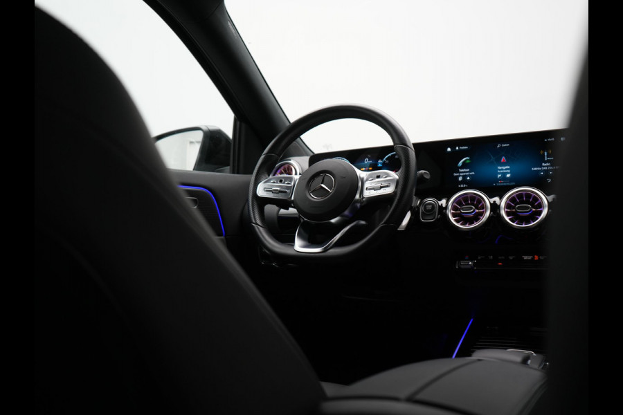 Mercedes-Benz EQA 250+ Business Line 71 kWh LONG RANGE 191pk Dealer O.H. | MBUX Widescreen Navi | Camera | Sfeerverlichting | 18"L.M | Sportstoelen Verwarmd | Apple Carplay | Cruise Control | Navigatie | DAB |