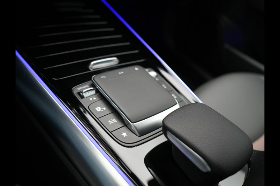 Mercedes-Benz EQA 250+ Business Line 71 kWh LONG RANGE 191pk Dealer O.H. | MBUX Widescreen Navi | Camera | Sfeerverlichting | 18"L.M | Sportstoelen Verwarmd | Apple Carplay | Cruise Control | Navigatie | DAB |