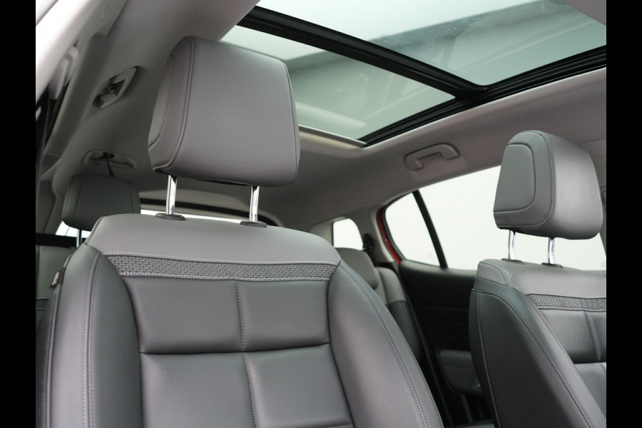 Citroën C5 Aircross 1.6 Shine PHEV 225pk Dealer O.H. | Panodak | Adaptive Cruise | 360 Camera | Lederen Comfortzetels Massage & Memory | Keyless | Blis | Stoelverwarming | 19"L.M | Navigatie | DAB | Plug In Hybrid |