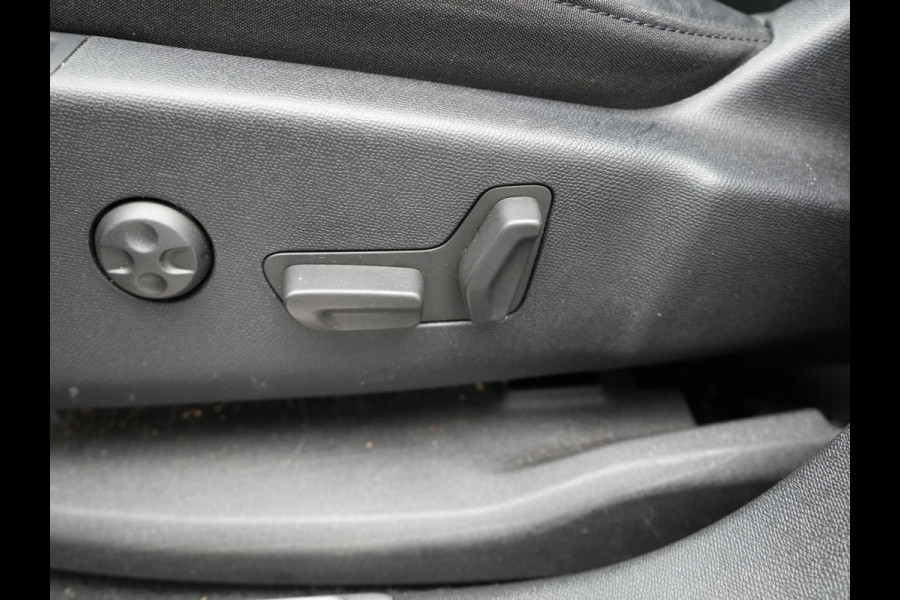 Citroën C5 Aircross 1.6 Shine PHEV 225pk Dealer O.H. | Panodak | Adaptive Cruise | 360 Camera | Lederen Comfortzetels Massage & Memory | Keyless | Blis | Stoelverwarming | 19"L.M | Navigatie | DAB | Plug In Hybrid |