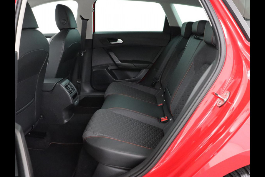 Seat Leon 1.4 TSI eHybrid PHEV FR | SOH 97,5% | Stoelverwarming | Adaptive cruise | Sfeerverlichting | Navigatie | Parkeerhulp | Full LED | Stuurverwarming | Bluetooth | Plug In