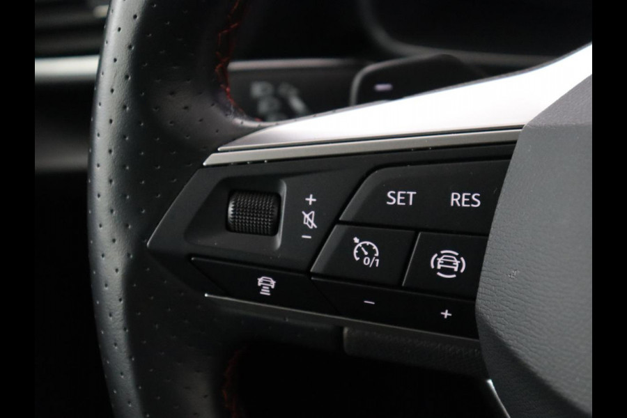 Seat Leon 1.4 TSI eHybrid PHEV FR | SOH 97,5% | Stoelverwarming | Adaptive cruise | Sfeerverlichting | Navigatie | Parkeerhulp | Full LED | Stuurverwarming | Bluetooth | Plug In