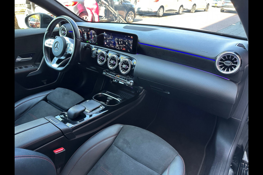 Mercedes-Benz A-Klasse 250 e Business Solution AMG Limited Carplay Sfeerverlichting