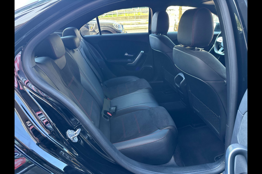 Mercedes-Benz A-Klasse 250 e Business Solution AMG Limited Carplay Sfeerverlichting