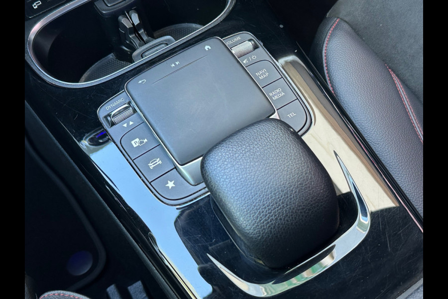 Mercedes-Benz A-Klasse 250 e Business Solution AMG Limited Carplay Sfeerverlichting