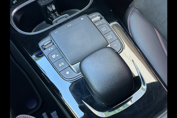 Mercedes-Benz A-Klasse 250 e Business Solution AMG Limited Carplay Sfeerverlichting