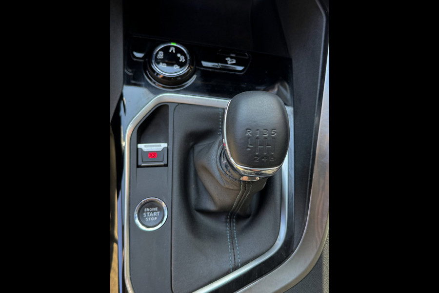 Peugeot 3008 1.2 PureTech Crossway 55.000 KM I Navigatie / Apple CarPlay I Leer / Alcatara I LED I PDC I Camera I Dealer onderh.