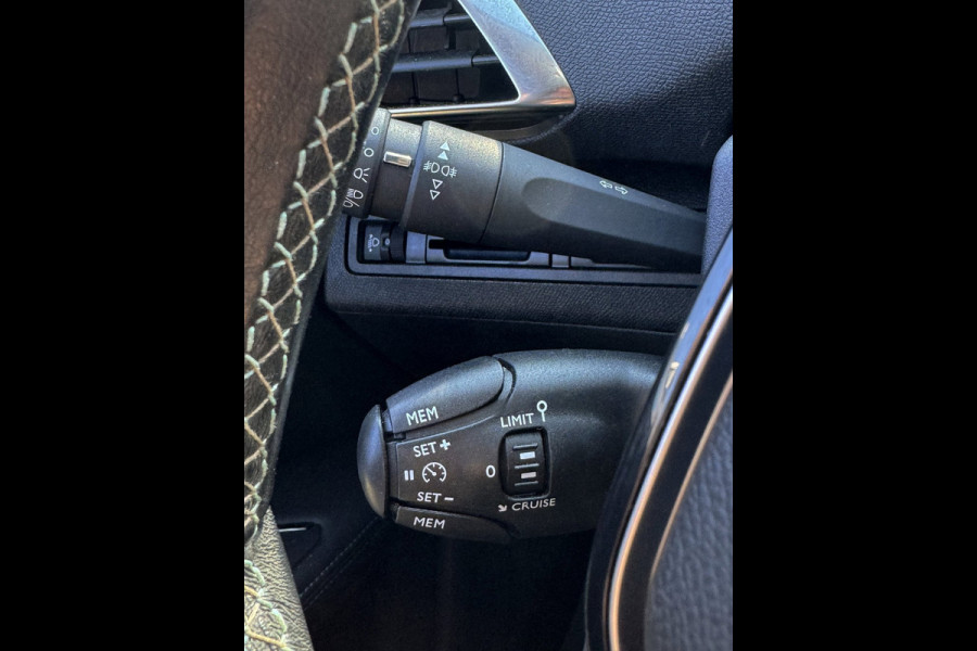 Peugeot 3008 1.2 PureTech Crossway 55.000 KM I Navigatie / Apple CarPlay I Leer / Alcatara I LED I PDC I Camera I Dealer onderh.