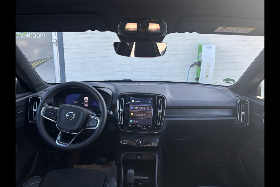 Volvo XC40 Recharge Twin Ultimate 78 kWh | Zwenkbare trekhaak | Panorama dak | Adaptieve cruise | Harman Kardon | Blis |