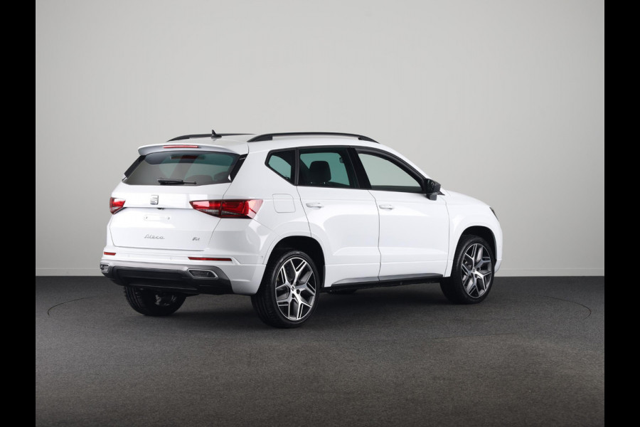 Seat Ateca 1.5 TSI FR Business Intense | Glacial White Metallic | Velgen: 'Exclusive Cosmo Grey', 19 inch | Draadloze Carplay |