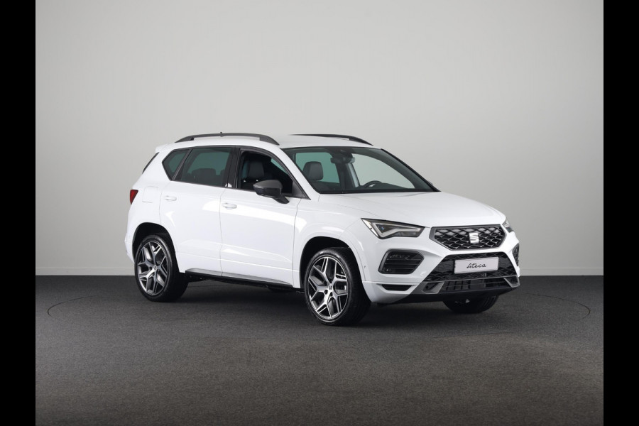 Seat Ateca 1.5 TSI FR Business Intense | Glacial White Metallic | Velgen: 'Exclusive Cosmo Grey', 19 inch | Draadloze Carplay |
