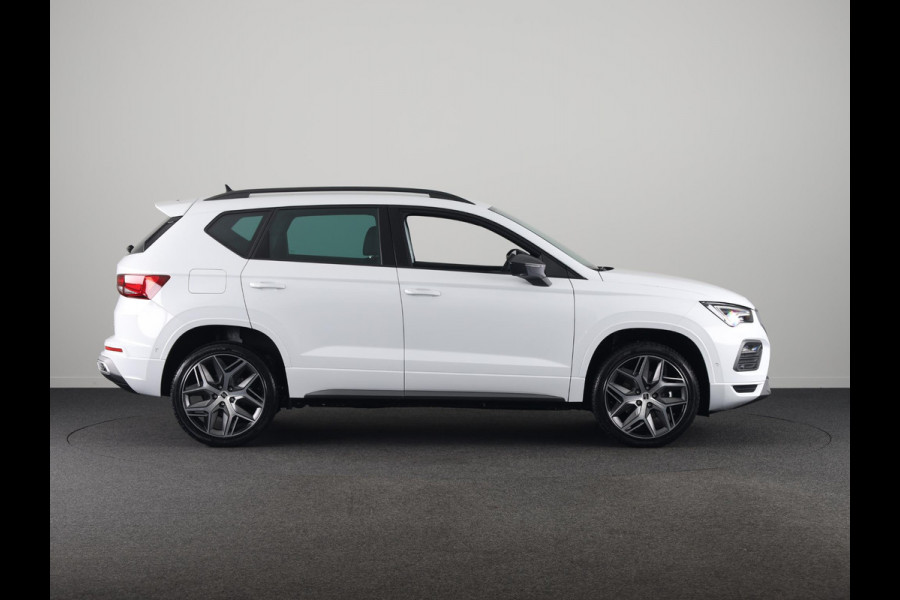 Seat Ateca 1.5 TSI FR Business Intense | Glacial White Metallic | Velgen: 'Exclusive Cosmo Grey', 19 inch | Draadloze Carplay |