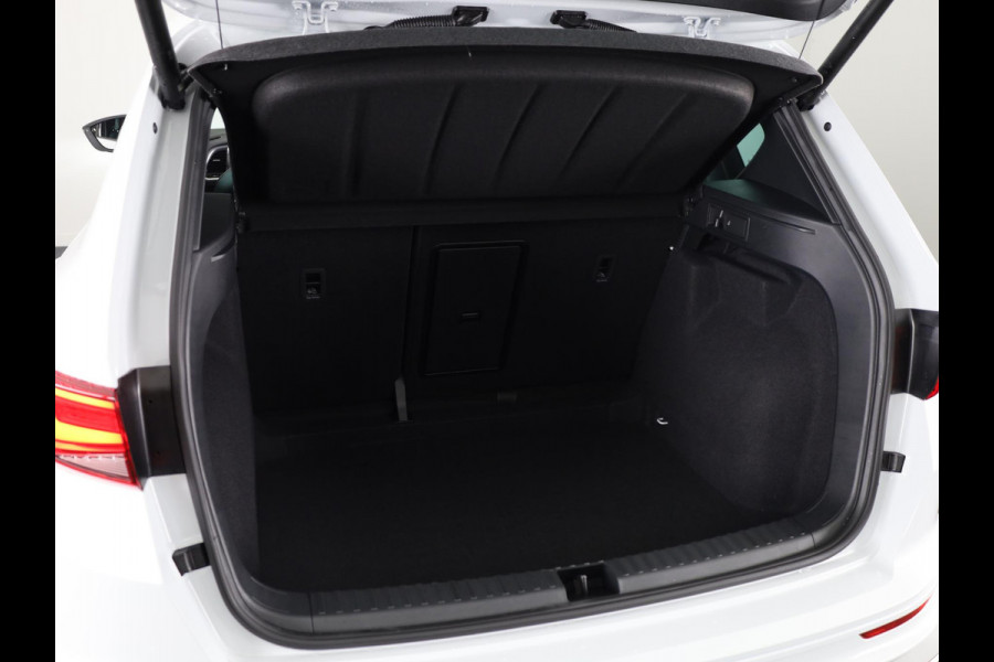 Seat Ateca 1.5 TSI FR Business Intense | Glacial White Metallic | Velgen: 'Exclusive Cosmo Grey', 19 inch | Draadloze Carplay |