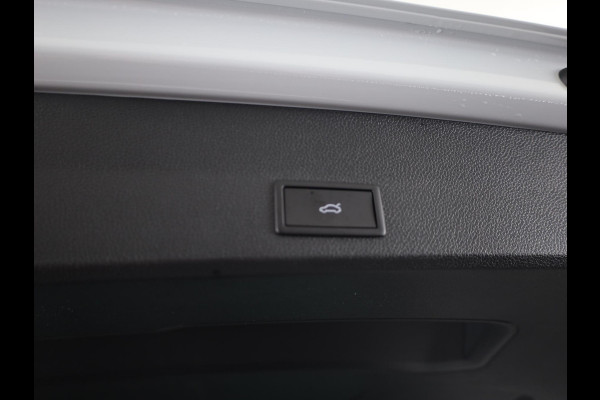 Seat Ateca 1.5 TSI FR Business Intense | Glacial White Metallic | Velgen: 'Exclusive Cosmo Grey', 19 inch | Draadloze Carplay |