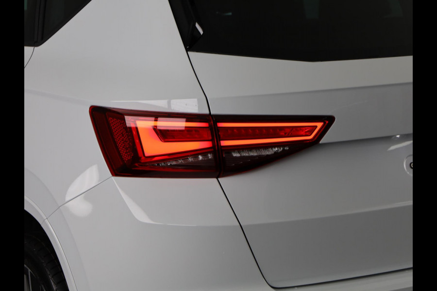 Seat Ateca 1.5 TSI FR Business Intense | Glacial White Metallic | Velgen: 'Exclusive Cosmo Grey', 19 inch | Draadloze Carplay |