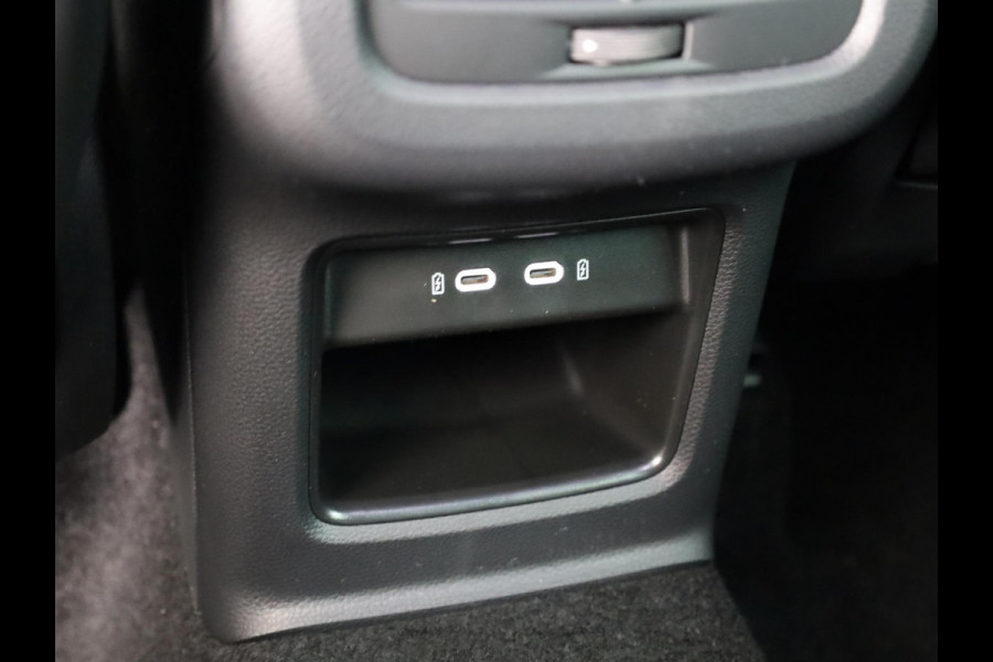 Seat Ateca 1.5 TSI FR Business Intense | Glacial White Metallic | Velgen: 'Exclusive Cosmo Grey', 19 inch | Draadloze Carplay |