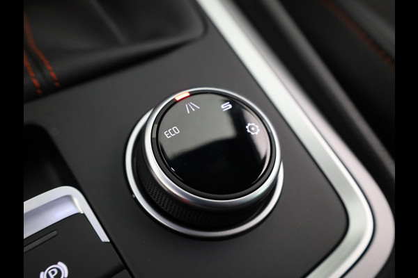 Seat Ateca 1.5 TSI FR Business Intense | Glacial White Metallic | Velgen: 'Exclusive Cosmo Grey', 19 inch | Draadloze Carplay |