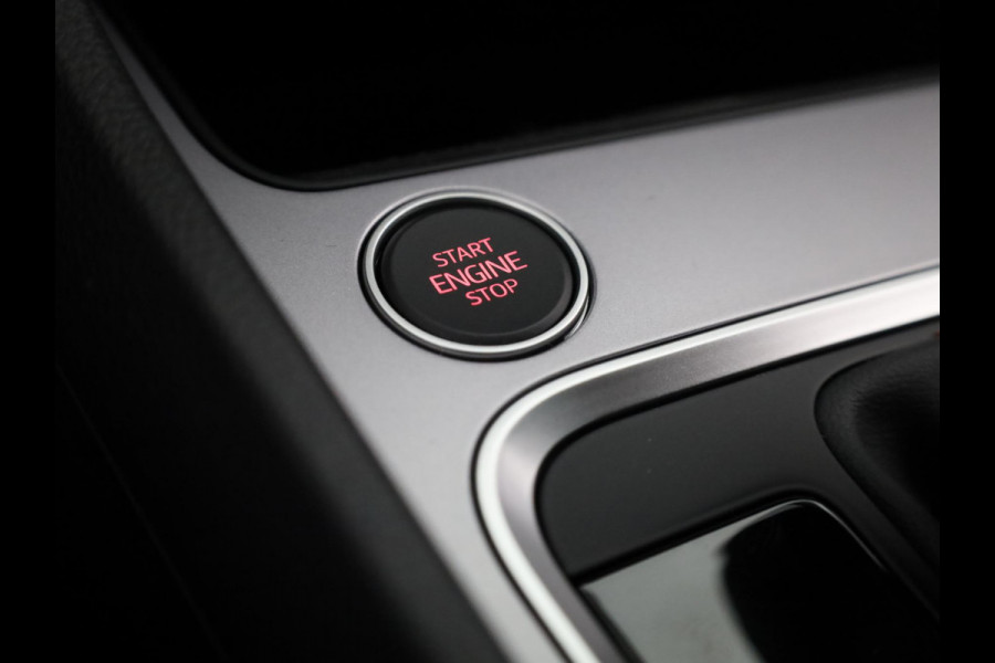 Seat Ateca 1.5 TSI FR Business Intense | Glacial White Metallic | Velgen: 'Exclusive Cosmo Grey', 19 inch | Draadloze Carplay |