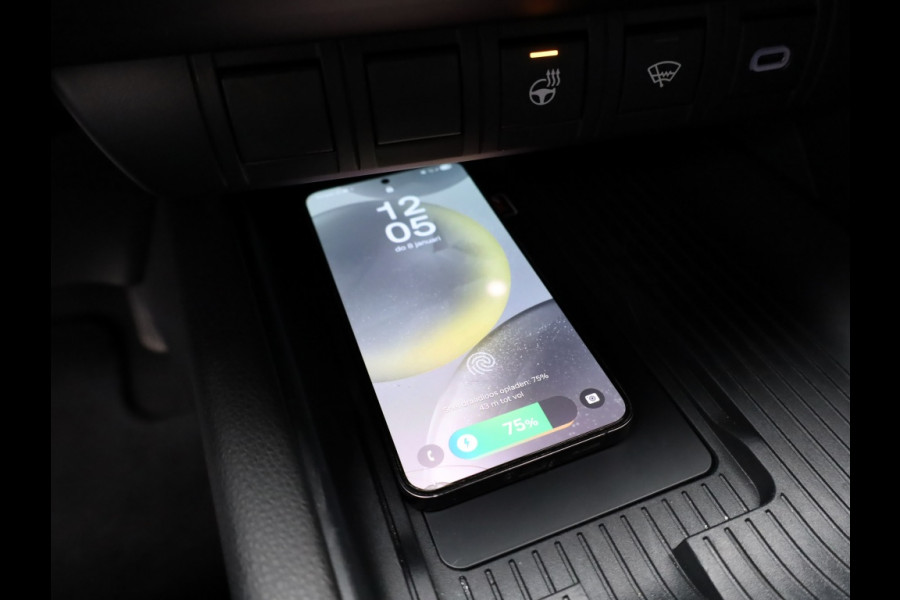 Toyota C-HR 2.0 PHEV 220 Dynamic | Bi-Tone | Dodehoek | Stuurwielverwarming