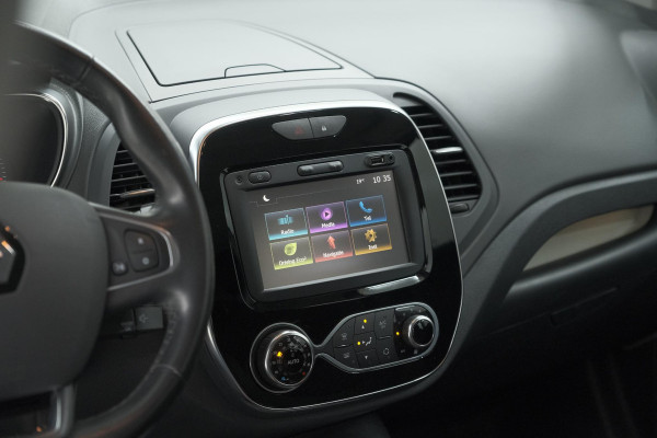 Renault Captur TCe 90 Intens | Trekhaak | AllSeason banden | Navigatie | Parkeersensoren
