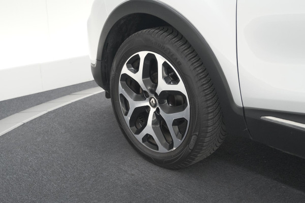 Renault Captur TCe 90 Intens | Trekhaak | AllSeason banden | Navigatie | Parkeersensoren