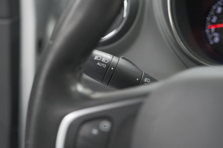 Renault Captur TCe 90 Intens | Trekhaak | AllSeason banden | Navigatie | Parkeersensoren