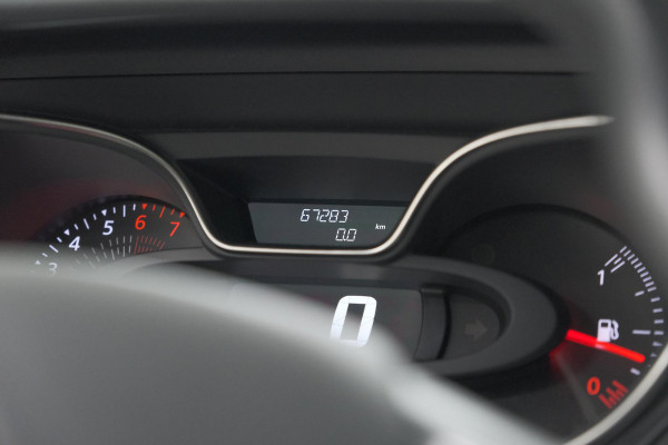 Renault Captur TCe 90 Intens | Trekhaak | AllSeason banden | Navigatie | Parkeersensoren