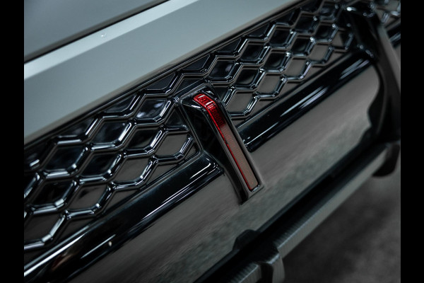 Audi RSQ8 4.0 TFSI quattro Performance | URBAN | Full PPF | Akrapovic | 24'' Vossen | Full Carbon |