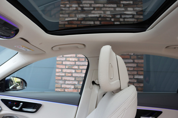 Mercedes-Benz E-Klasse 400 e 4MATIC Exclusive Line | Hypercreen | Luchtvering | Achterasbesturing | Distronic+ | Massage | Stoelventilatie | 3D-Display | HUD | Vlakkenverwarming | Digital Light |