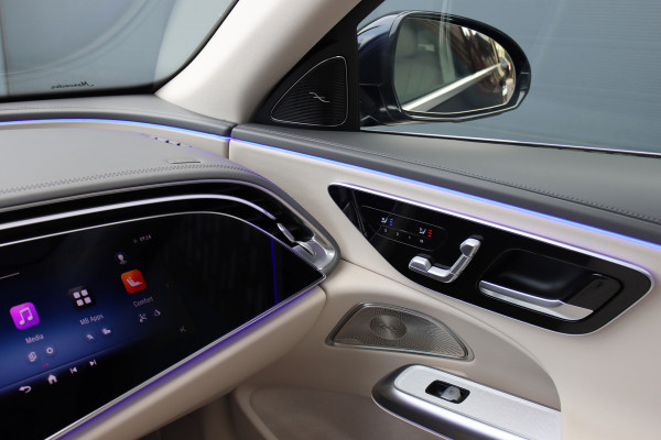Mercedes-Benz E-Klasse 400 e 4MATIC Exclusive Line | Hypercreen | Luchtvering | Achterasbesturing | Distronic+ | Massage | Stoelventilatie | 3D-Display | HUD | Vlakkenverwarming | Digital Light |