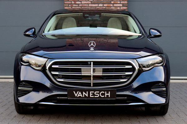 Mercedes-Benz E-Klasse 400 e 4MATIC Exclusive Line | Hypercreen | Luchtvering | Achterasbesturing | Distronic+ | Massage | Stoelventilatie | 3D-Display | HUD | Vlakkenverwarming | Digital Light |