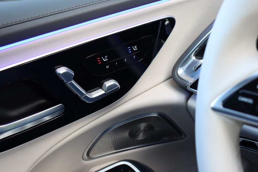 Mercedes-Benz E-Klasse 400 e 4MATIC Exclusive Line | Hypercreen | Luchtvering | Achterasbesturing | Distronic+ | Massage | Stoelventilatie | 3D-Display | HUD | Vlakkenverwarming | Digital Light |