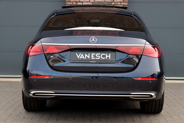 Mercedes-Benz E-Klasse 400 e 4MATIC Exclusive Line | Hypercreen | Luchtvering | Achterasbesturing | Distronic+ | Massage | Stoelventilatie | 3D-Display | HUD | Vlakkenverwarming | Digital Light |