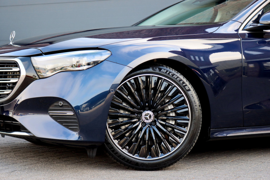 Mercedes-Benz E-Klasse 400 e 4MATIC Exclusive Line | Hypercreen | Luchtvering | Achterasbesturing | Distronic+ | Massage | Stoelventilatie | 3D-Display | HUD | Vlakkenverwarming | Digital Light |