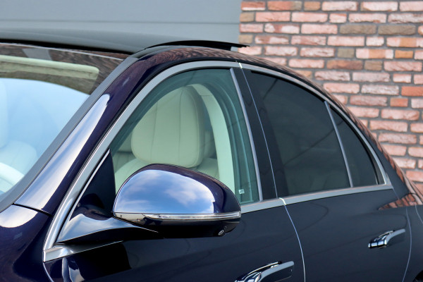 Mercedes-Benz E-Klasse 400 e 4MATIC Exclusive Line | Hypercreen | Luchtvering | Achterasbesturing | Distronic+ | Massage | Stoelventilatie | 3D-Display | HUD | Vlakkenverwarming | Digital Light |