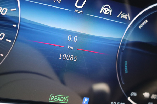 Mercedes-Benz E-Klasse 400 e 4MATIC Exclusive Line | Hypercreen | Luchtvering | Achterasbesturing | Distronic+ | Massage | Stoelventilatie | 3D-Display | HUD | Vlakkenverwarming | Digital Light |