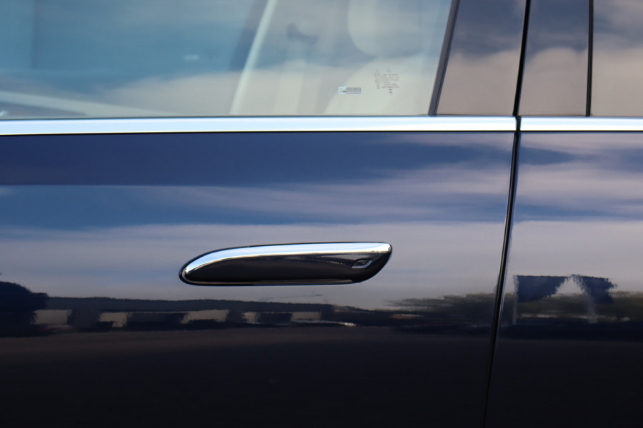 Mercedes-Benz E-Klasse 400 e 4MATIC Exclusive Line | Hypercreen | Luchtvering | Achterasbesturing | Distronic+ | Massage | Stoelventilatie | 3D-Display | HUD | Vlakkenverwarming | Digital Light |