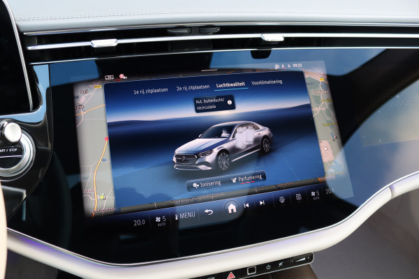 Mercedes-Benz E-Klasse 400 e 4MATIC Exclusive Line | Hypercreen | Luchtvering | Achterasbesturing | Distronic+ | Massage | Stoelventilatie | 3D-Display | HUD | Vlakkenverwarming | Digital Light |