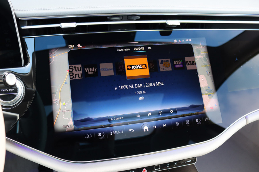 Mercedes-Benz E-Klasse 400 e 4MATIC Exclusive Line | Hypercreen | Luchtvering | Achterasbesturing | Distronic+ | Massage | Stoelventilatie | 3D-Display | HUD | Vlakkenverwarming | Digital Light |